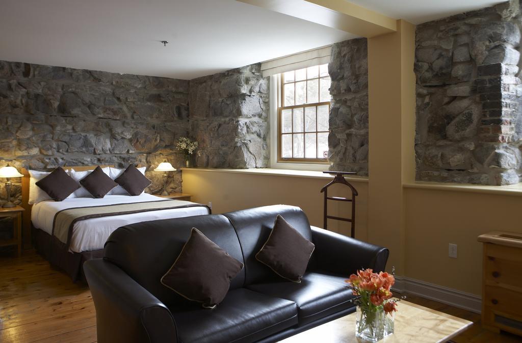 Lodge Moulin Mill & *